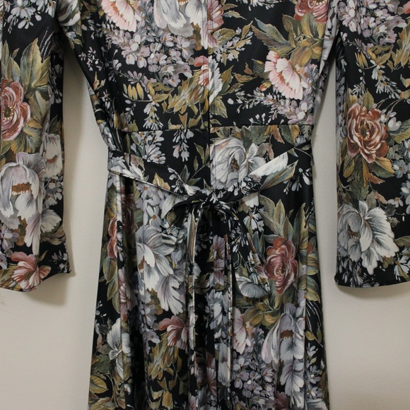 VINTAGE 1970s Bell Sleeve Floral Dress - Picture 8 of 10